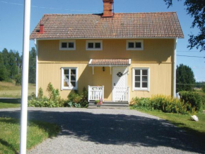 Отель Three-Bedroom Holiday Home in Fjarhundra  Fjärdhundra